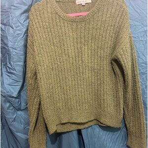 Thin green sweater